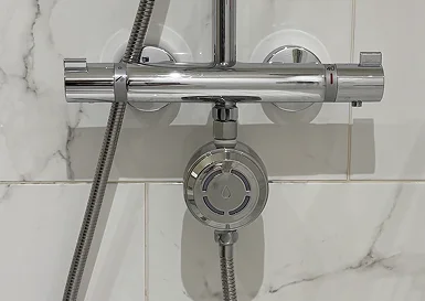 Dispositif économie eau douche energy harvesting